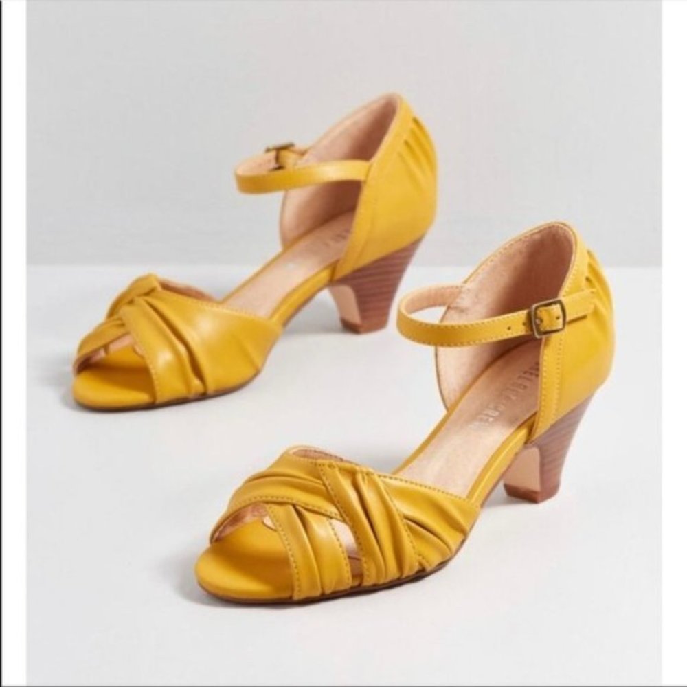 NEW ModCloth Makin' Moves Mid-Height Heel Sz 9